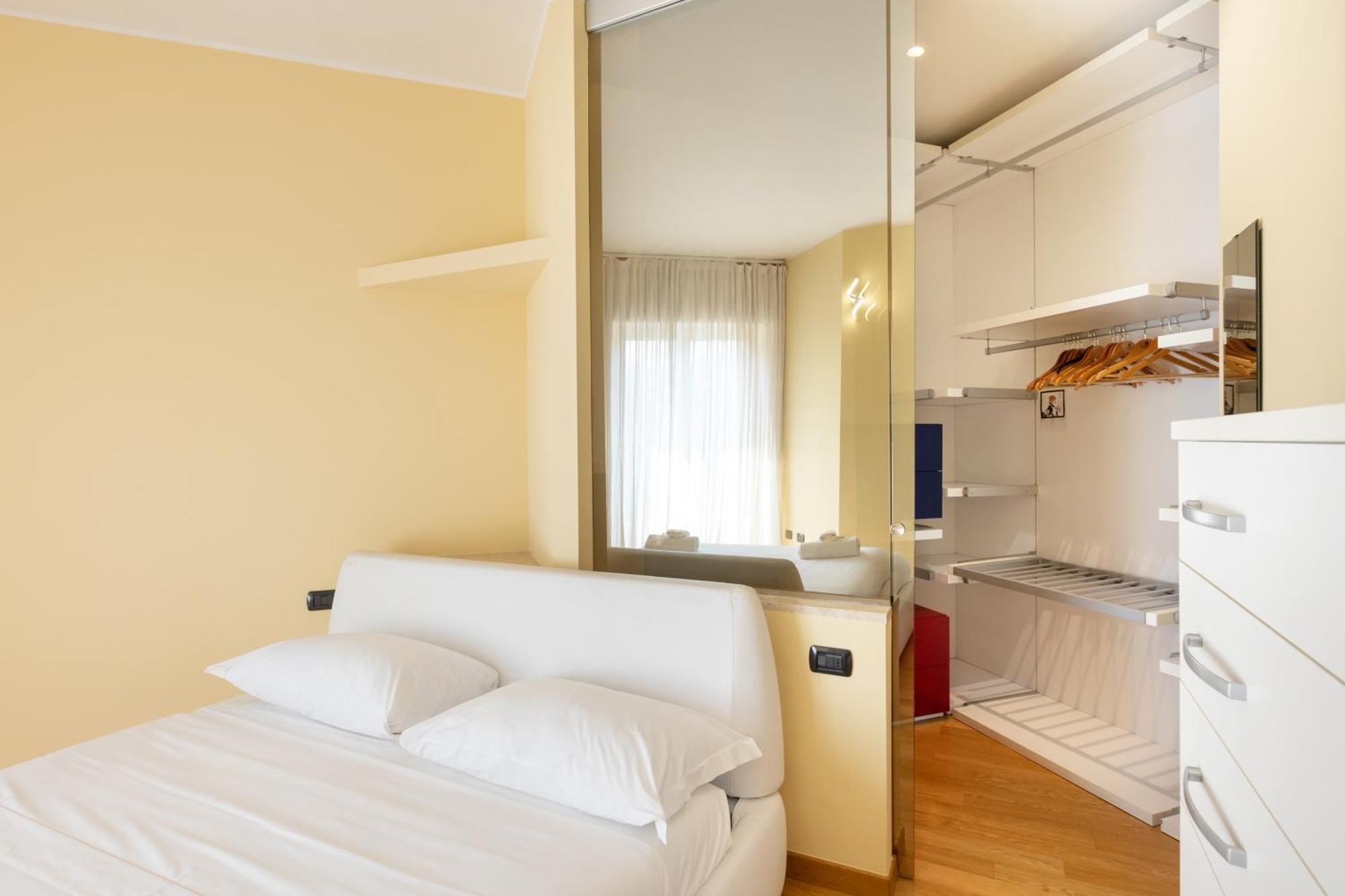 Spacious Two Bedrooms Solari Area - Mirable Pm Apartment
