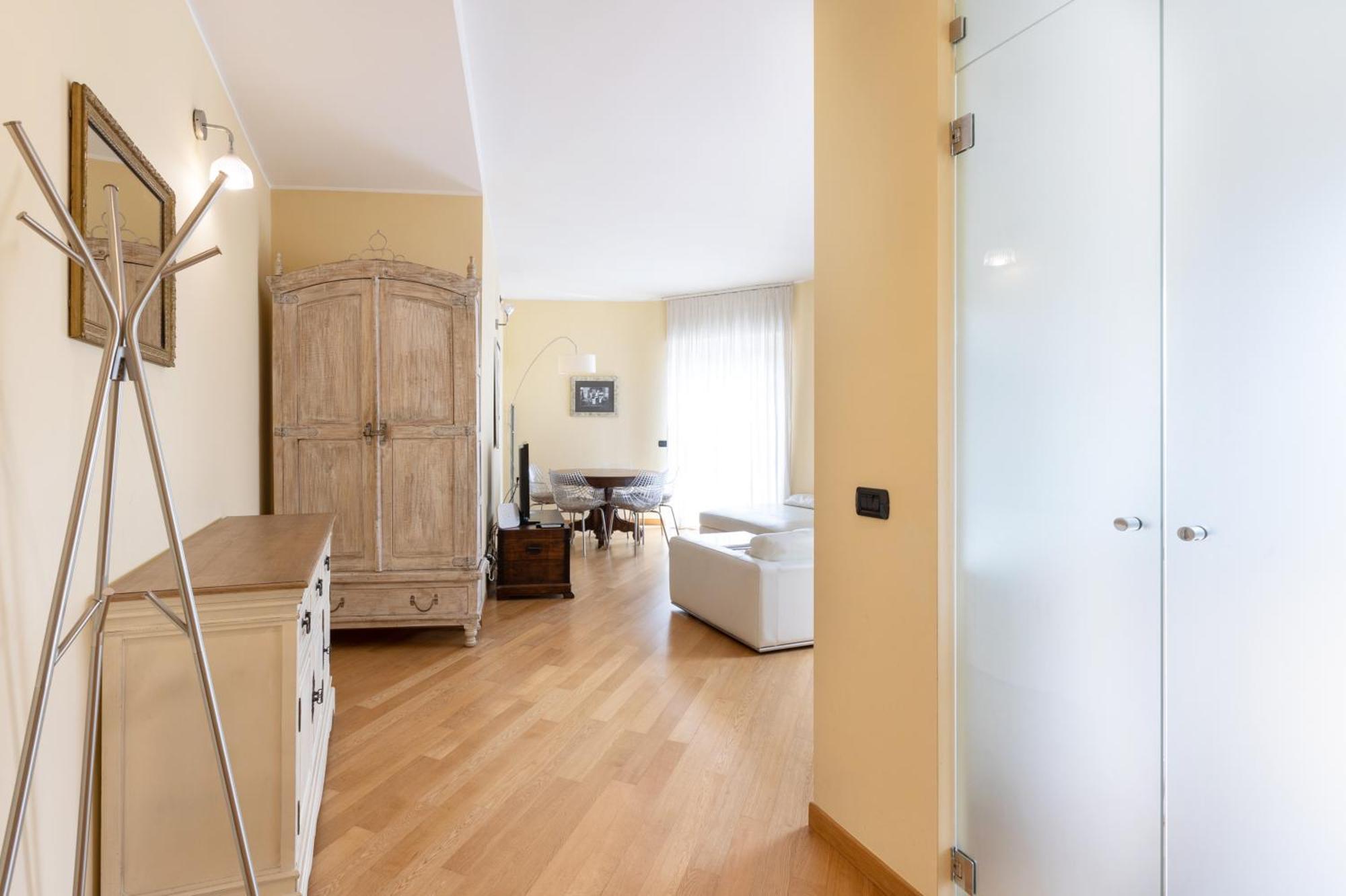 Spacious Two Bedrooms Solari Area - Mirable Pm *